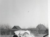 Familiealbum Sdb001 1  1942 April 1942 i Bøgevang (Store bedstefars have)